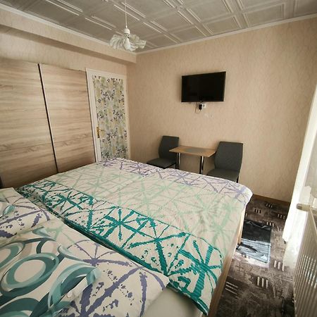 Karolin Apartman บุค ภายนอก รูปภาพ
