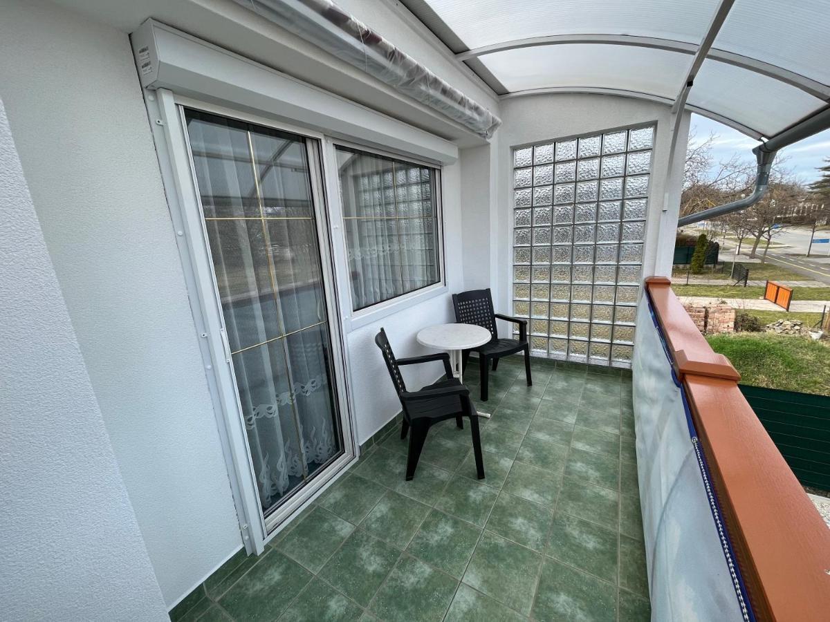 Karolin Apartman บุค ภายนอก รูปภาพ