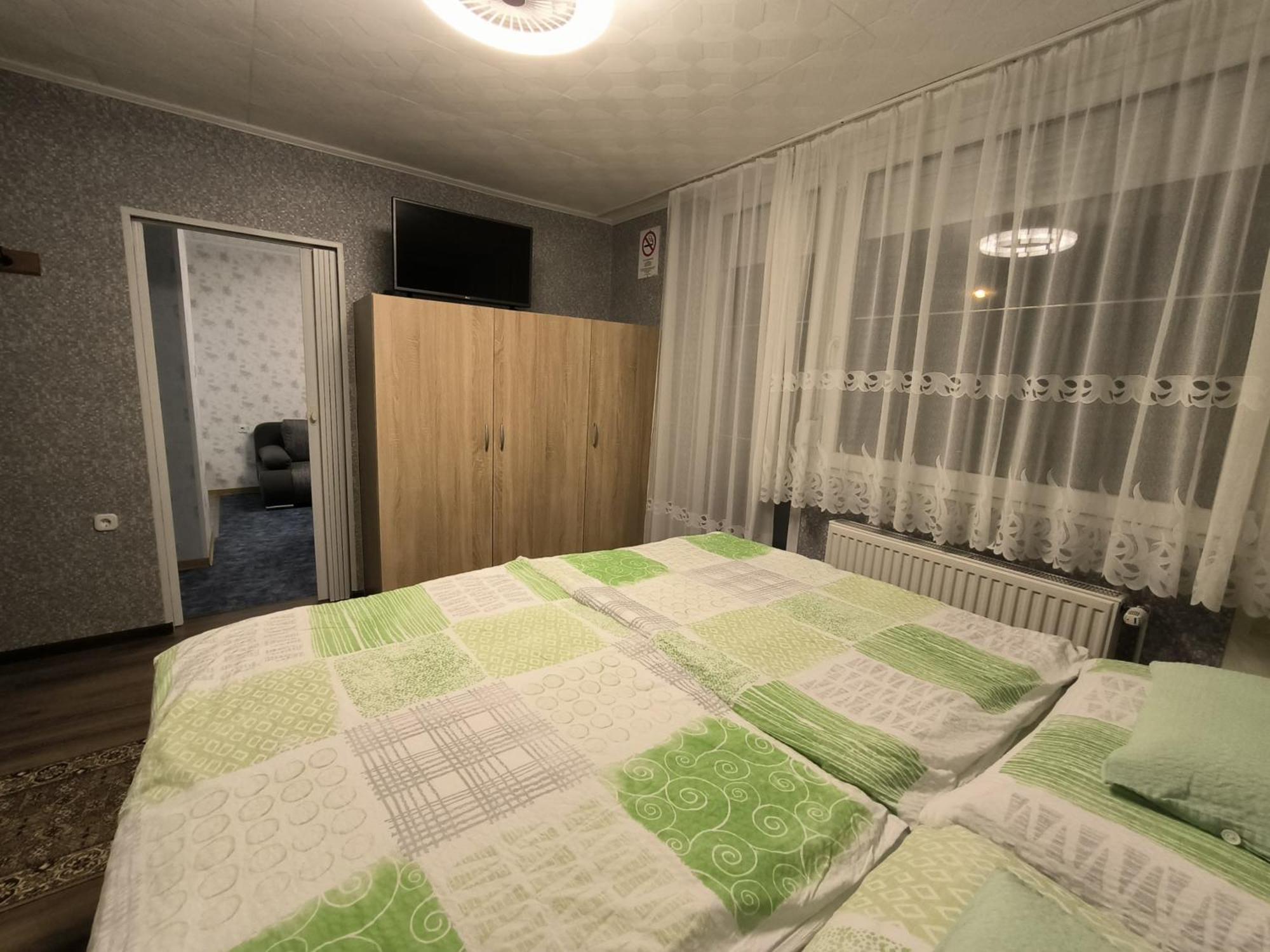 Karolin Apartman บุค ภายนอก รูปภาพ
